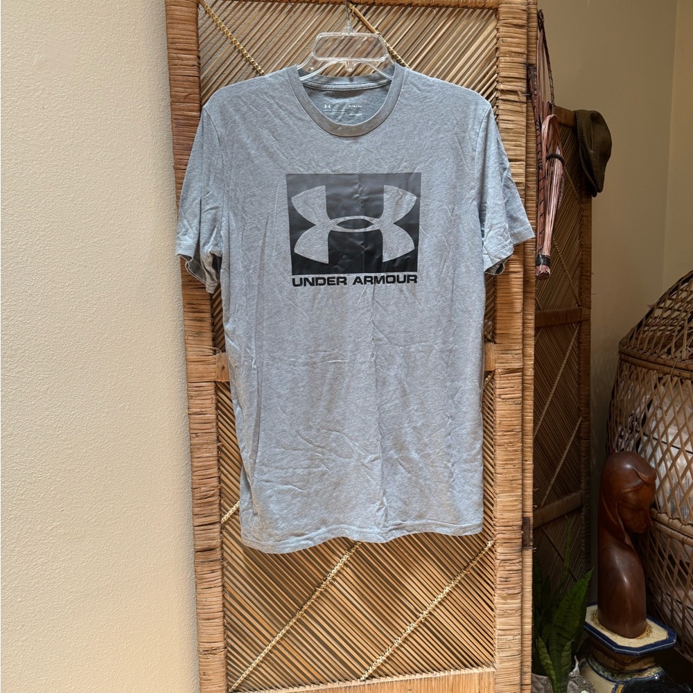 Under Armour Gray Short Sleeve Tee Performance Shirt